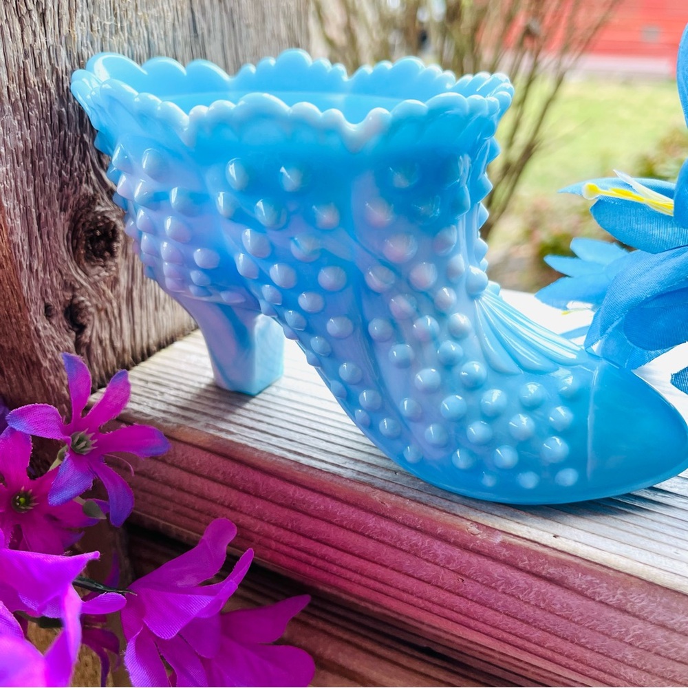 Vintage Fenton Blue & White Hobnail Milk Glass Victorian Style Shoe Figurine - Picture 3 of 11